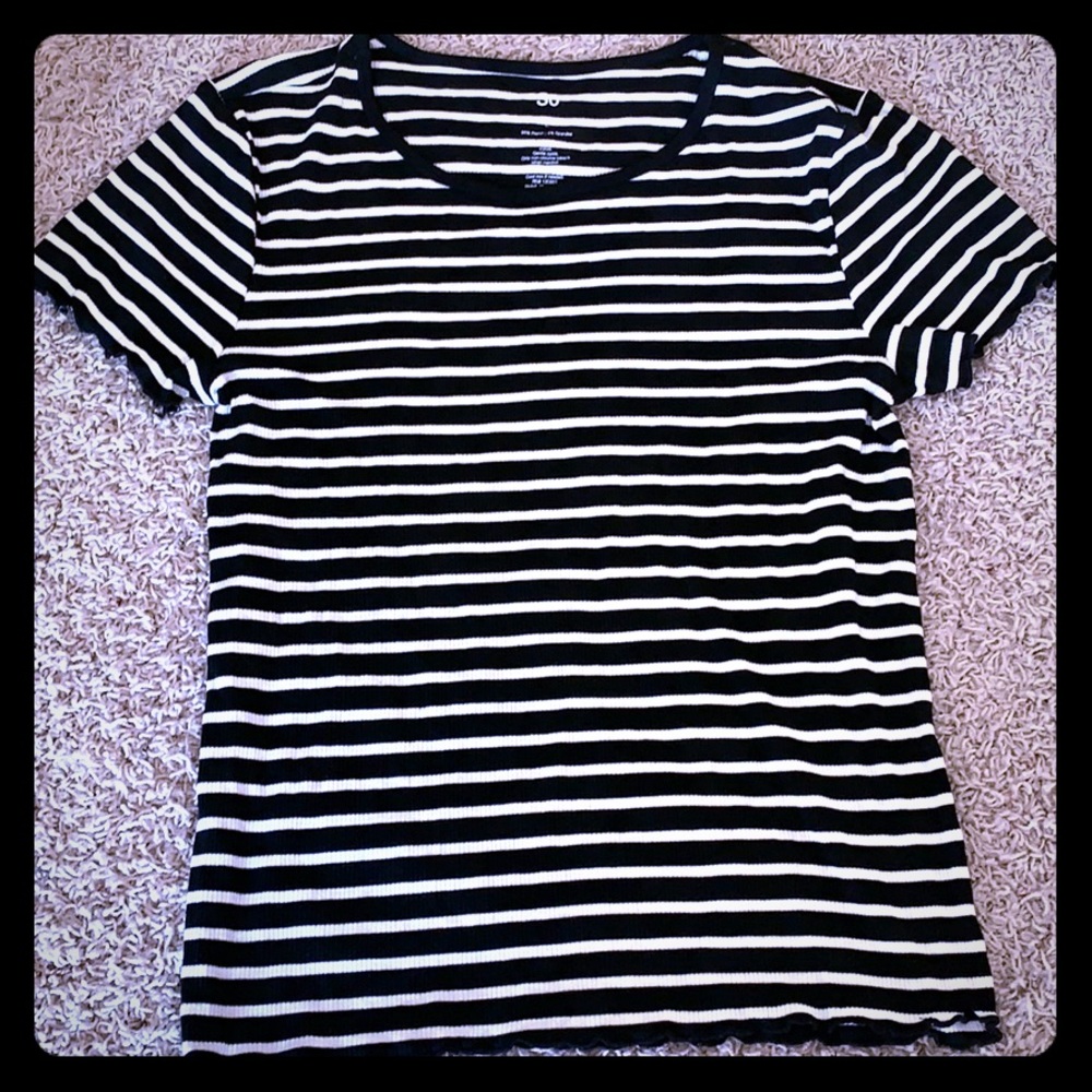 white/black striped tee